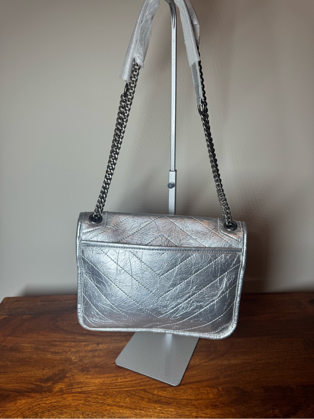 Silver Shoulder Bag; No Brand - Picture 2 of 8